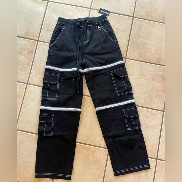 NWT Hot Topic Pants, super cute🖤 - Picture 1 of 4